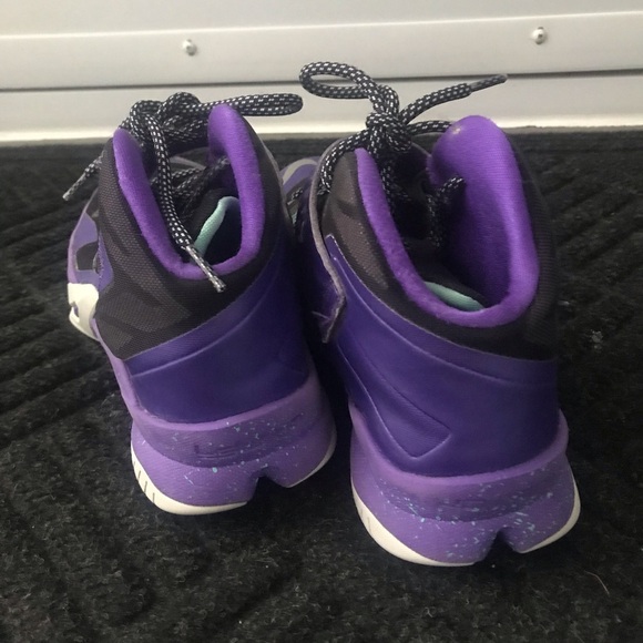 Nike Sneakers - Picture 4 of 7